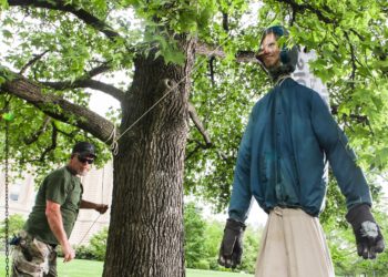 Kentucky Gov. Andy Beshear hanged in effigy during rally