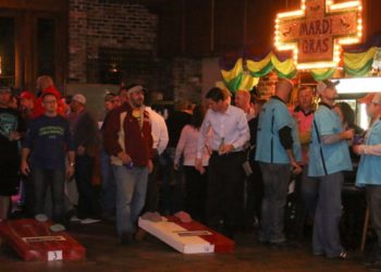 Pandemic-pummeled sports social clubs await Phase 2 reopening