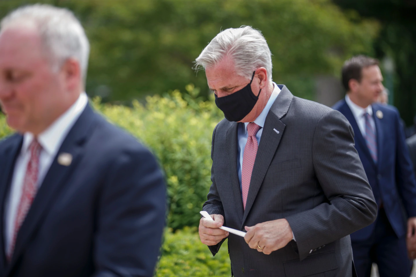 Trump is losing even the mask war