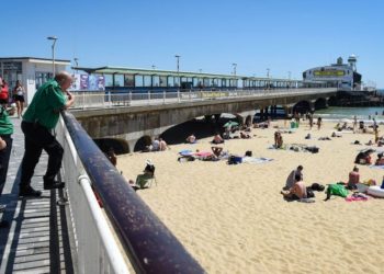 Coronavirus: Relaxing lockdown ‘risky’ and a ‘political decision’