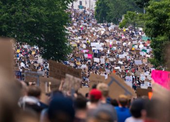 Mayors confronted; investigations into police