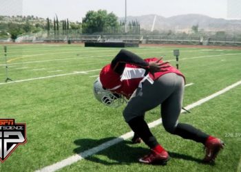 What makes Tyreek Hill the fastest player in the NFL? | Sport Science