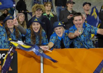 Fans savor return of stadium sport in virus-free New Zealand