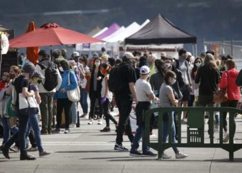 Californians must wear masks outside home under new state order