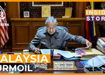 What has triggered political turmoil in Malaysia? I Inside Story
