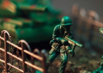 Macro War