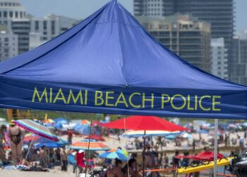 Coronavirus USA live updates: cases, deaths, stimulus checks and news, today