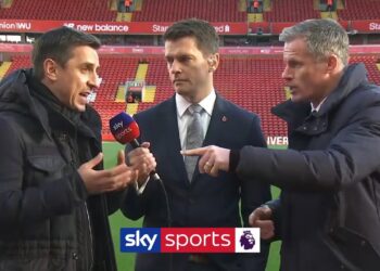What did Gary Neville think when Jamie Carragher signed for Sky Sports? | Off Script