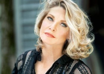 Watch Fiona Joy Hawkins New Music Video ‘Calling County Clare’