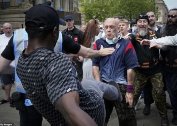 Ten years in jail for desecrating war memorials under proposed plans