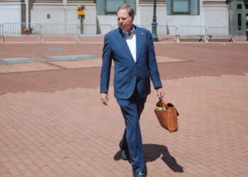 Top New York prosecutor leaves job after standoff with Barr | USA News