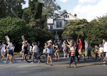 McElroy: Athletes aren’t fictional characters created to entertain – they’re real people and they have the same right to free speech as us | Columnist Wes McElroy