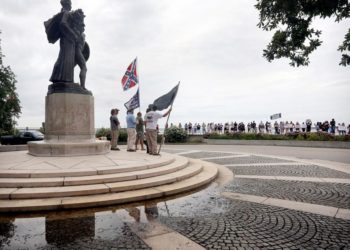 Groups face off at the Battery in Charleston as Sunday demonstrations get going | News