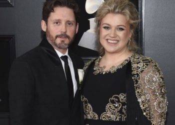 Kelly Clarkson seeks divorce from husband of nearly 7 years | Entertainment