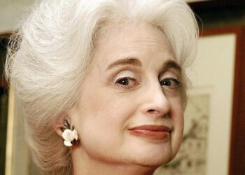 Miss Manners: Cooling your soup? Not cool – Lifestyle – Palm Beach Daily News