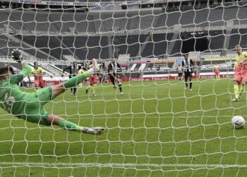 Sports Digest: Manchester City advances to FA Cup semifinals