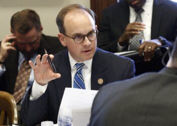 Senate approves 200th federal judge nominated by Trump