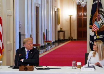 Trump executive order stresses skill over college degree in hiring