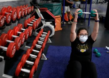 US tops 2.5 million coronavirus cases as reopenings roll back | USA News