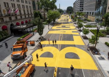 Derek Chauvin in court; memorial in Houston