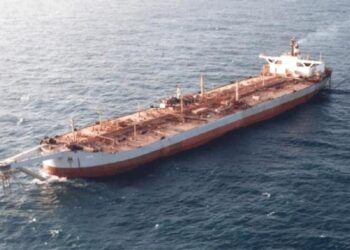 A supertanker full of crude oil decaying amid Yemen’s civil war could blow up