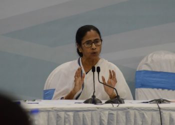 BJP playing politics over migrants: Mamata