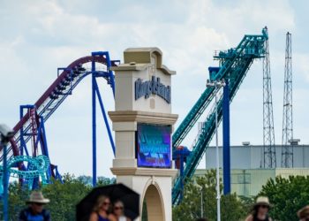 Kings Island sues Ohio health director