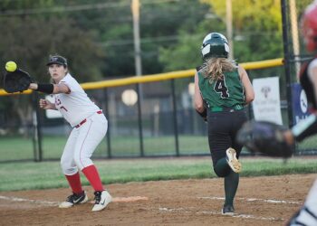 Lady Dutch pushes past Cardinals