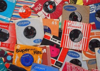 A lot of today’s podcast deals look like an earlier era’s music label deals — not, shall we say, “artist friendly” » Nieman Journalism Lab