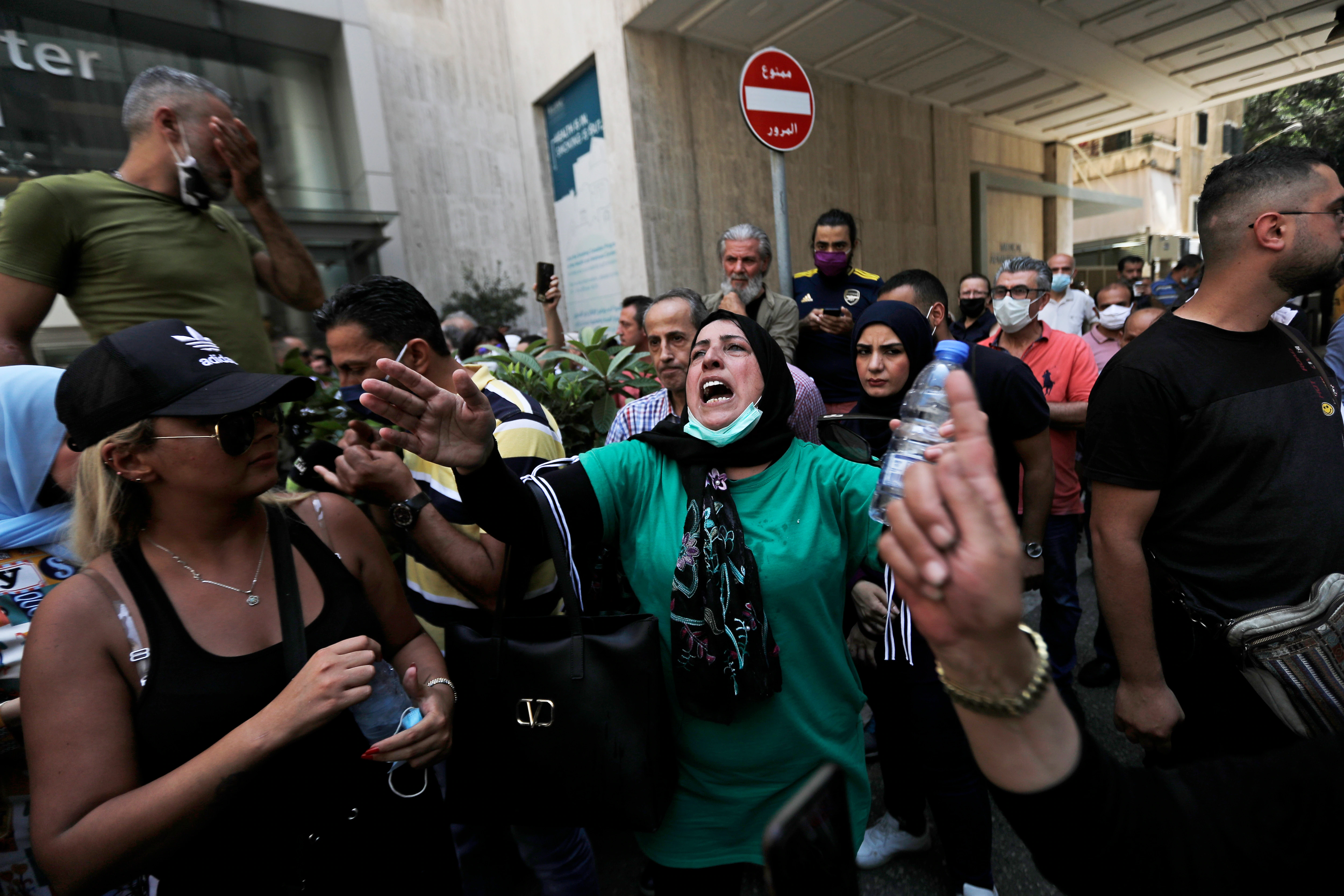 Lebanese Battle Poverty as Politicians Wrangle Over IMF Reforms   | Voice of America