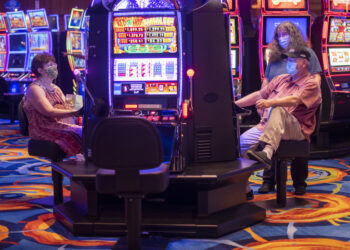 239 Experts With 1 Big Claim: The Coronavirus Is Airborne