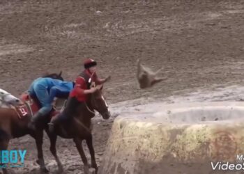 Buzkashi, the sport that uses dead goats as the ball, a breakdown