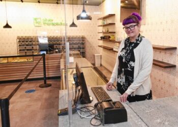 Athol Daily News – ‘Everybody’s just been super supportive’: Pot shop opens in Orange without hitch