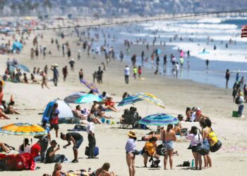 Public health experts urge caution before July Fourth