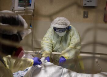 US election: How the coronavirus pandemic is shaping health care politics in 2020