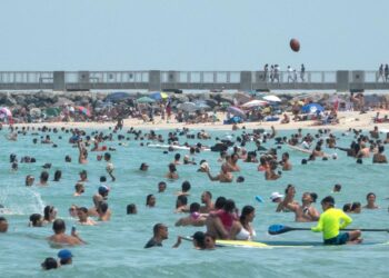 US coronavirus: CDC director says masks are key to reopening schools