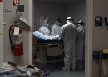 Coronavirus latest: Covid-19 hospitalisations push Houston-area ICUs past full capacity