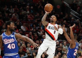 Blazers’ Lillard turns to recording music inside NBA bubble