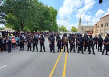 Louisville armed militias arrive; Portland stabbing