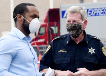 Mayor orders residents to wear face masks; says it’s matter of health