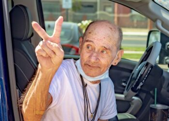 Tulare County veteran wins Covid war, leaves Lindsay Gardens a survivor