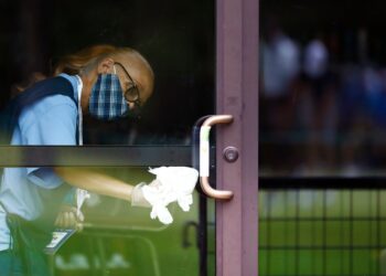 $600 unemployment money expires; Florida deaths up