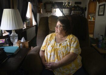 ‘Desperation science’ slows the hunt for coronavirus drugs | National/World News