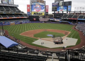 The Latest: Reds’ Matt Davidson tests positive for COVID-19 | Sports