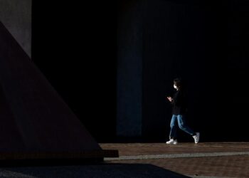 The ‘war on masks’ and the complicated politics of COVID-19 | News