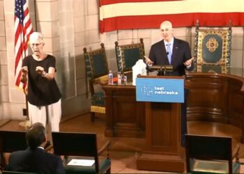 Ricketts signs Korean War veterans Armistice Day proclamation