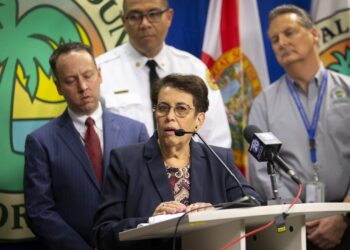 Exclusive: PBC’s health director called for online classes. But she wouldn’t put it in writing. – News – The Palm Beach Post