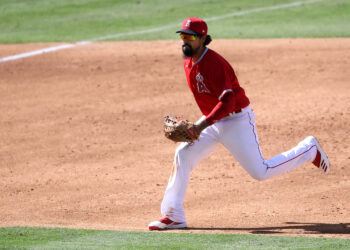 ‘It’s Dumb’ – CBS Los Angeles