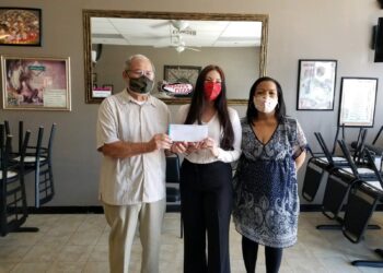 KSAT 12 Sports Producer helps award college scholarships