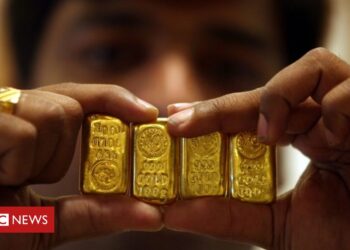 India gold smuggling case sparks political row